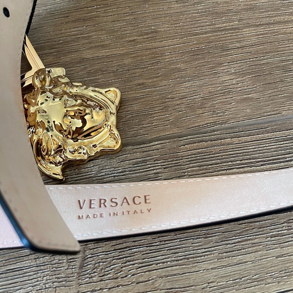 VERSACE-AUTHENTIC NWT Pink Leather Belt with Charm main image 5